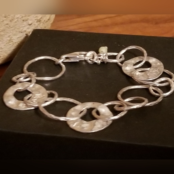 Silpada Sterling Silver Hammered Links Bracelet - Picture 2 of 10
